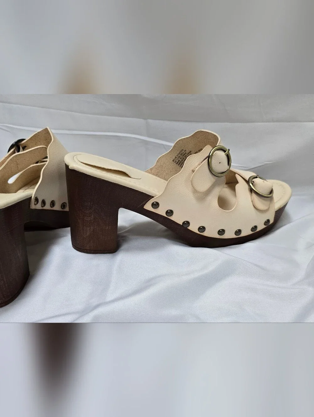 JustFab Billie Cream Buckle Platform Clog Sandals Heels Size 11